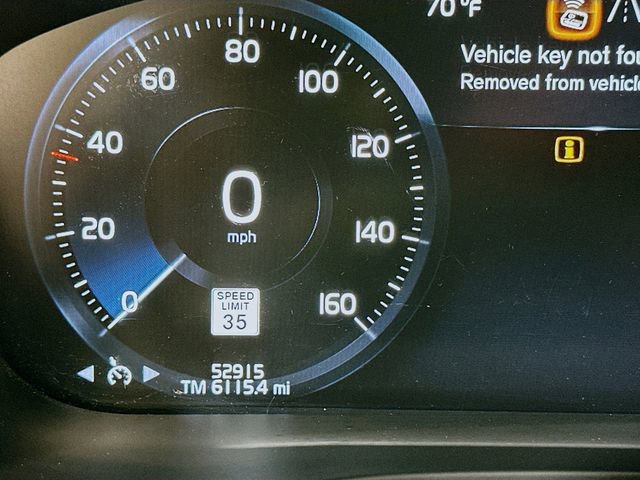 Used 2019 Volvo XC60 T5 Momentum w/ Multimedia Package image 8