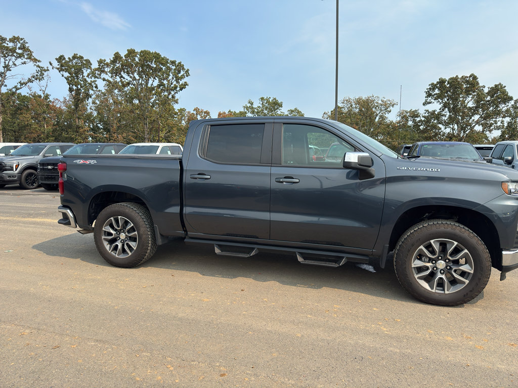 Used 2022 Chevrolet Silverado 1500 LT AWD/4WD image 4