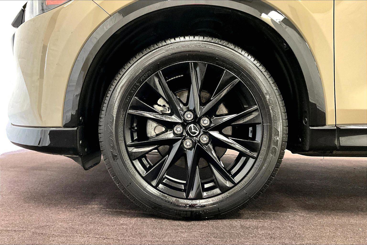 Used 2024 MAZDA CX-5 Carbon Edition image 10