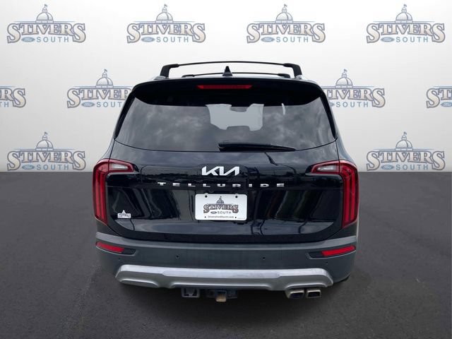 Used 2022 Kia Telluride EX w/ EX Premium Package FWD image 4
