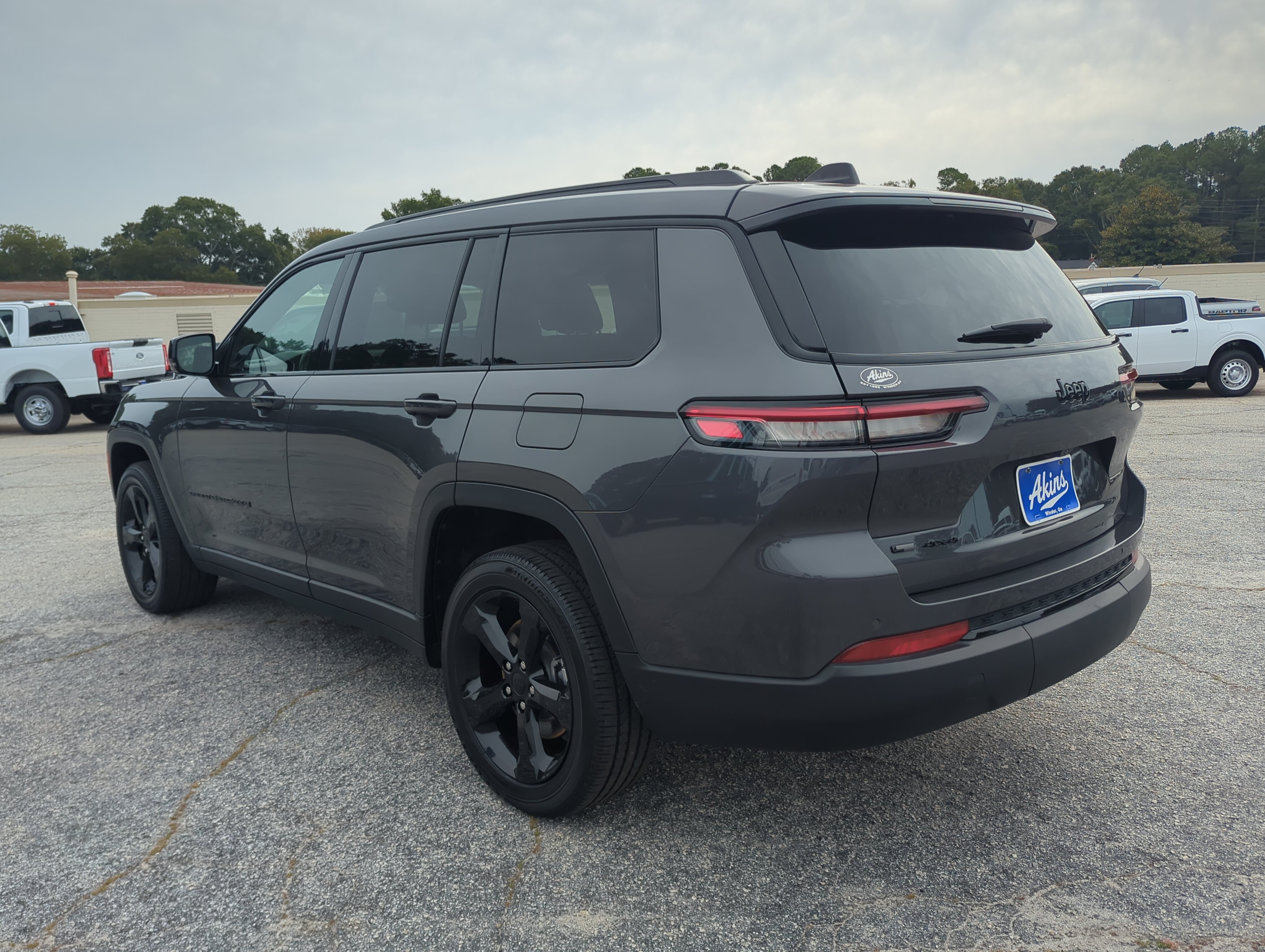 Used 2021 Jeep Grand Cherokee L Laredo AWD/4WD image 5
