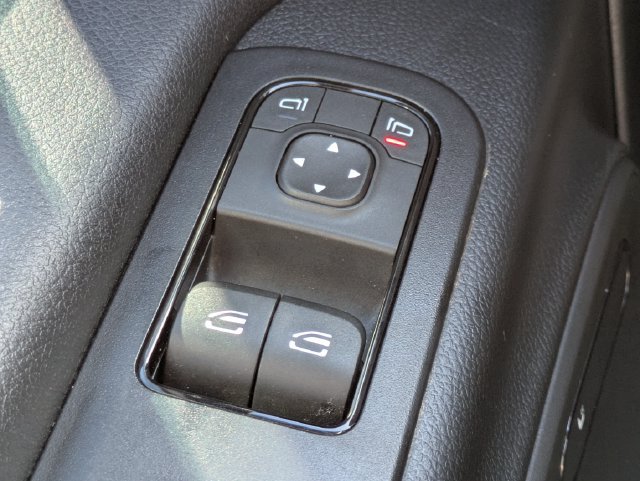 Used 2025 Mercedes-Benz Sprinter 2500 image 23