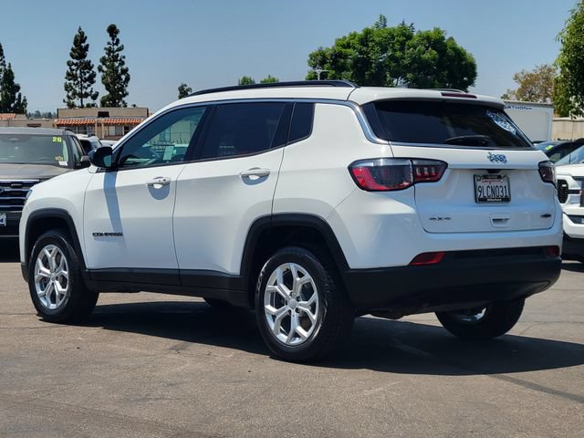 Used 2024 Jeep Compass Latitude AWD/4WD image 2