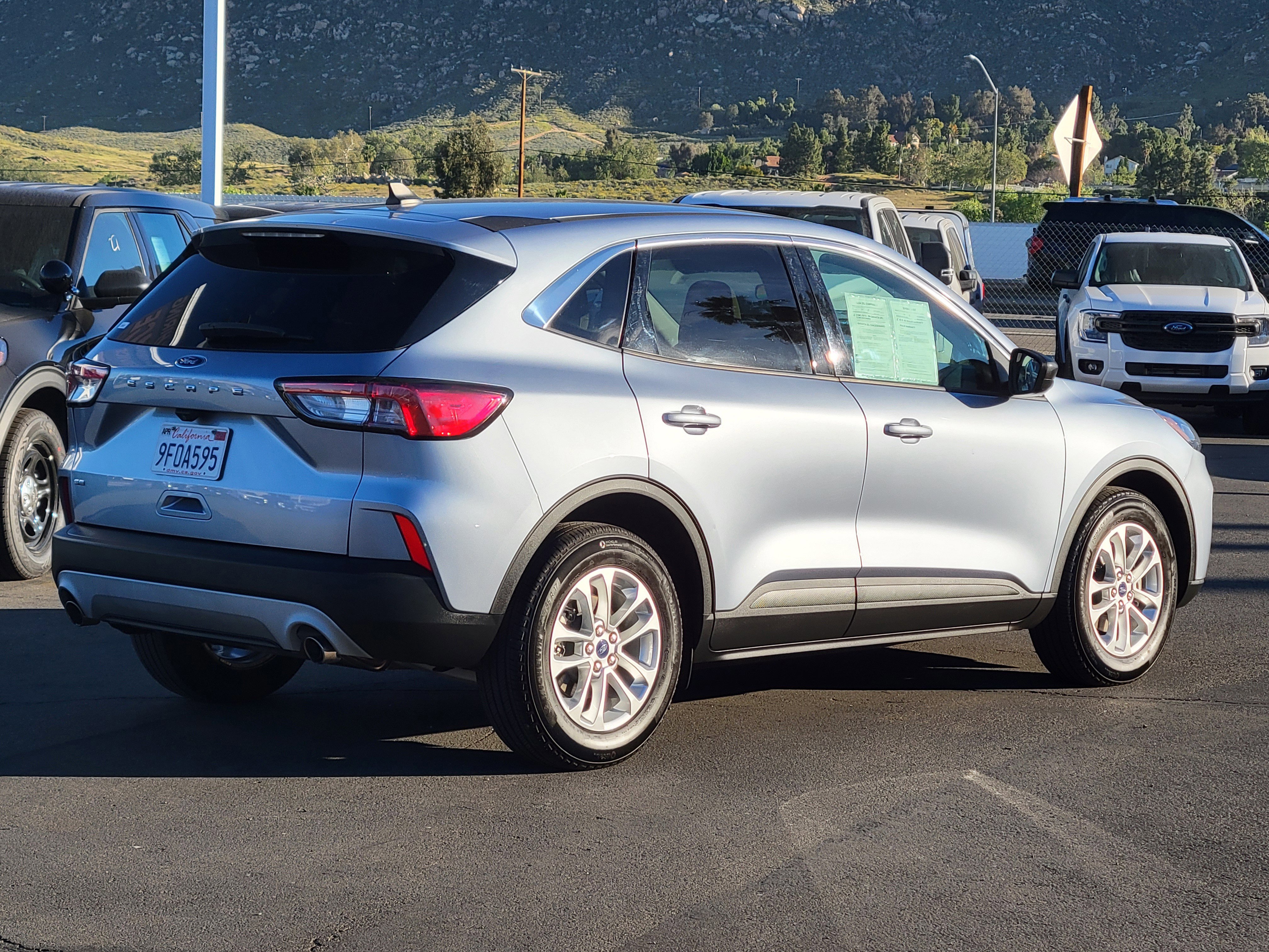 Certified 2022 Ford Escape SE image 2