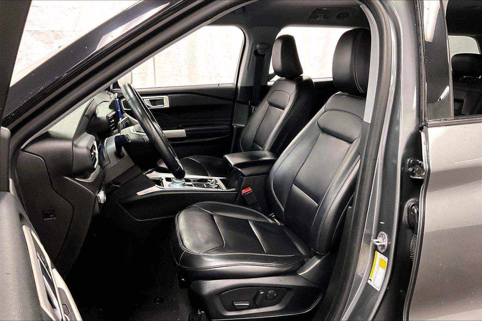 Certified 2022 Ford Explorer XLT w/ Equipment Group 202A image 24