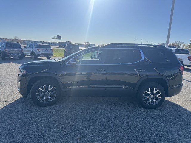 Used 2023 GMC Acadia SLT image 2
