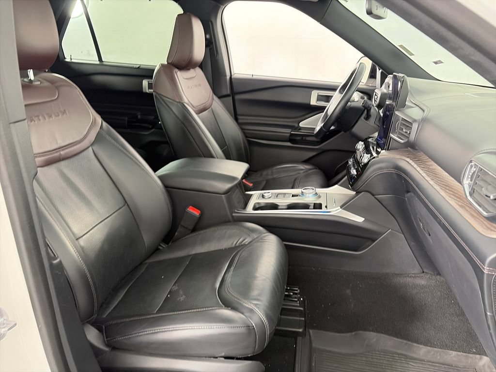 Certified 2022 Ford Explorer Platinum w/ Equipment Group 601A AWD/4WD image 31