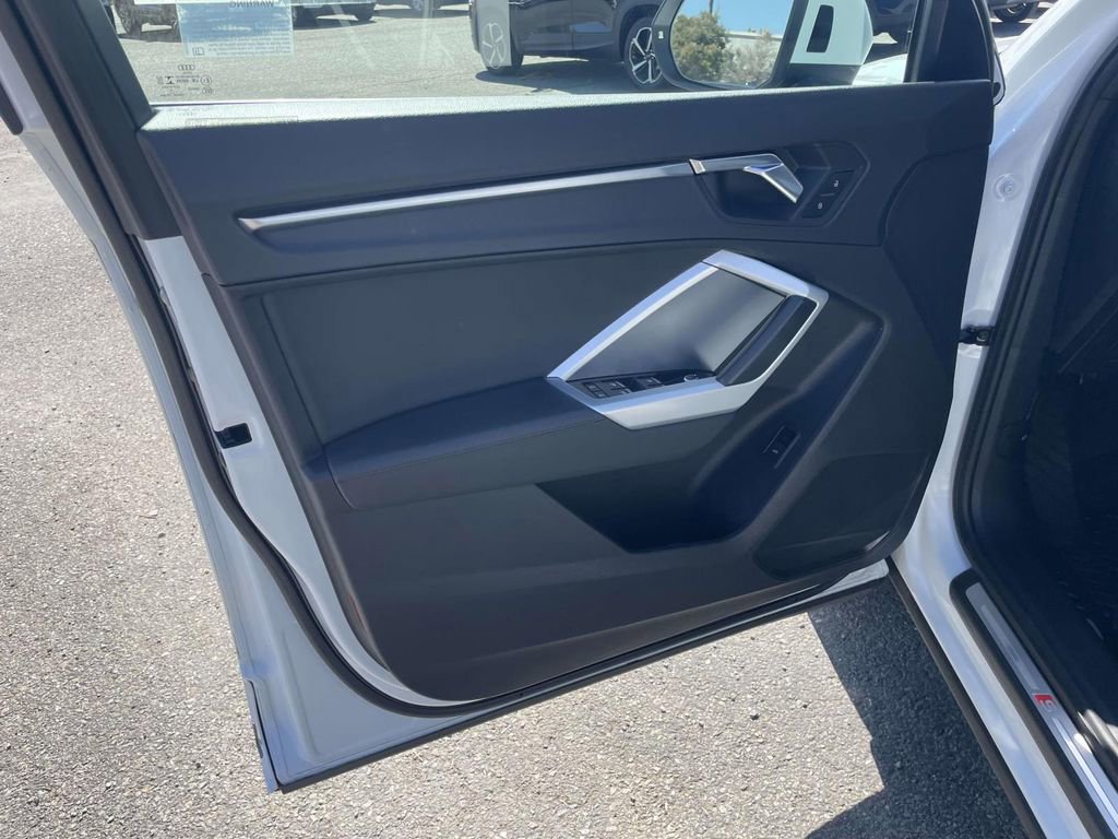 Used 2020 Audi Q3 2.0T Premium image 16