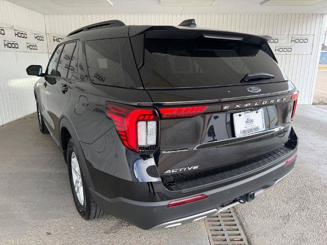 Certified 2025 Ford Explorer Active w/ Active Comfort Package RWD image 2