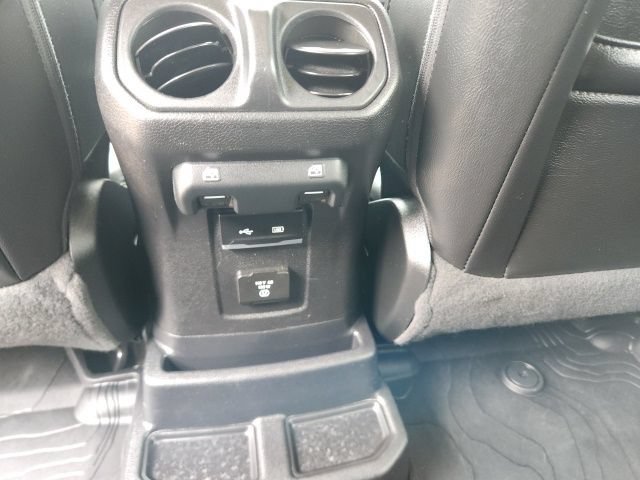 Used 2020 Jeep Wrangler Unlimited Sahara AWD/4WD image 24