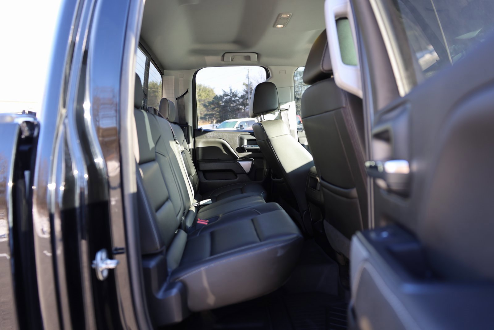 Used 2018 Chevrolet Silverado 1500 LTZ Z71 w/ LTZ Plus Package image 12