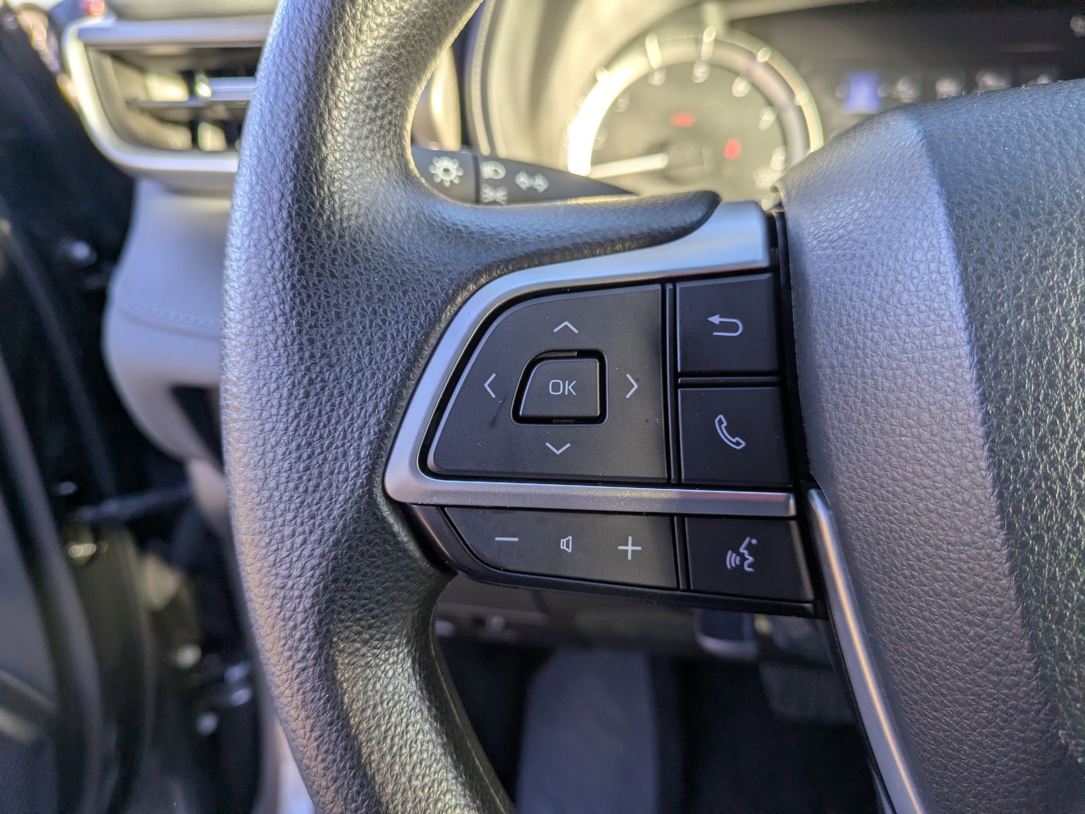 Used 2023 Toyota Highlander Limited image 18