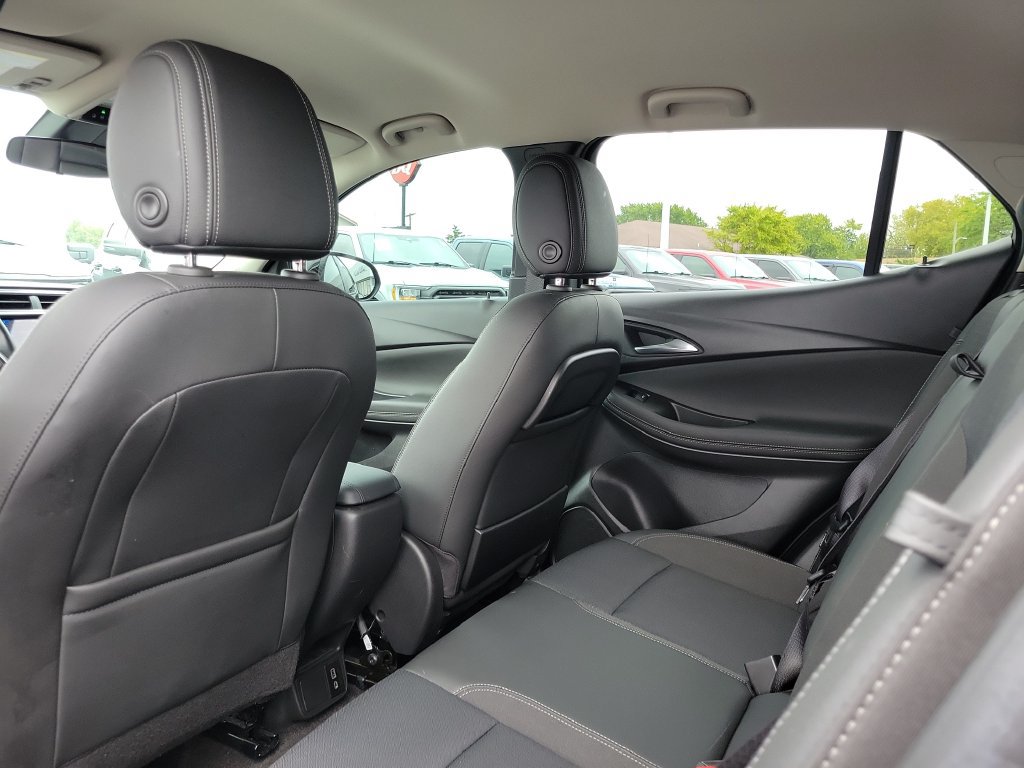 Used 2023 Buick Encore GX Select w/ Sport Touring Package FWD image 16