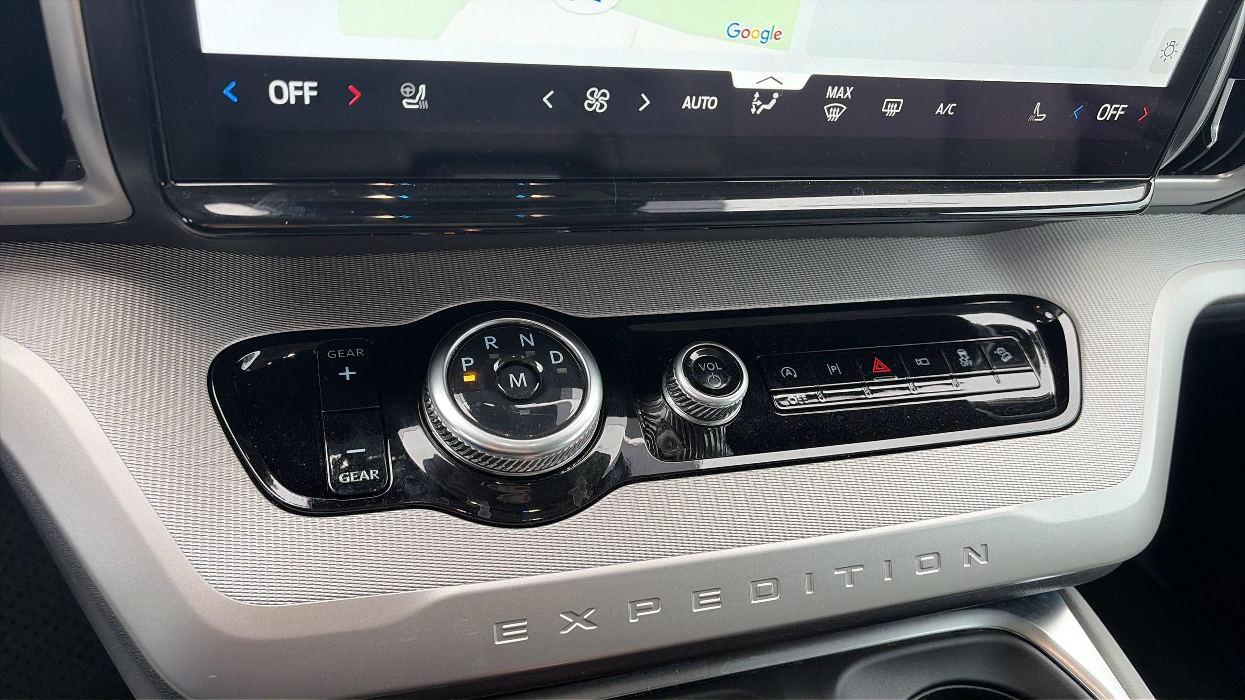 Certified 2025 Ford Expedition Active AWD/4WD image 24