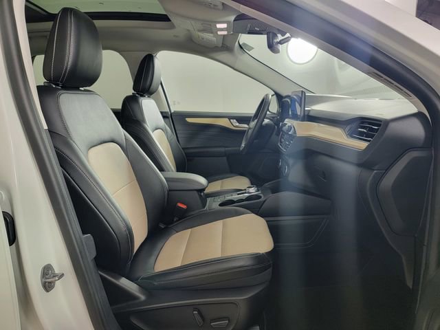 Certified 2022 Ford Escape Titanium w/ Titanium Elite Package AWD/4WD image 19