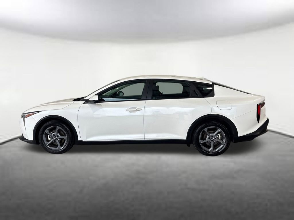 Used 2025 Kia K4 LXS FWD image 2