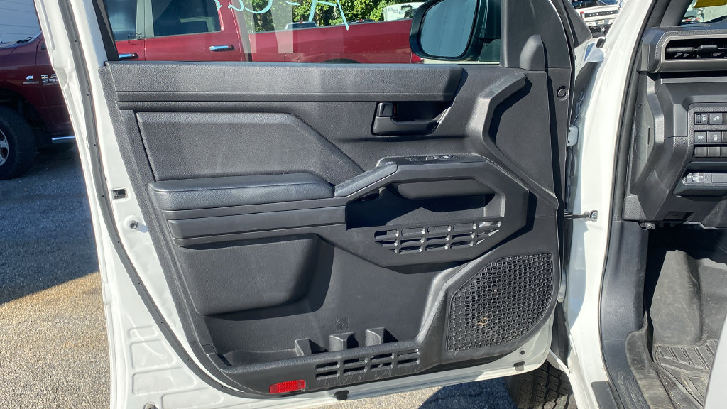 Used 2024 Toyota Tacoma SR RWD image 15