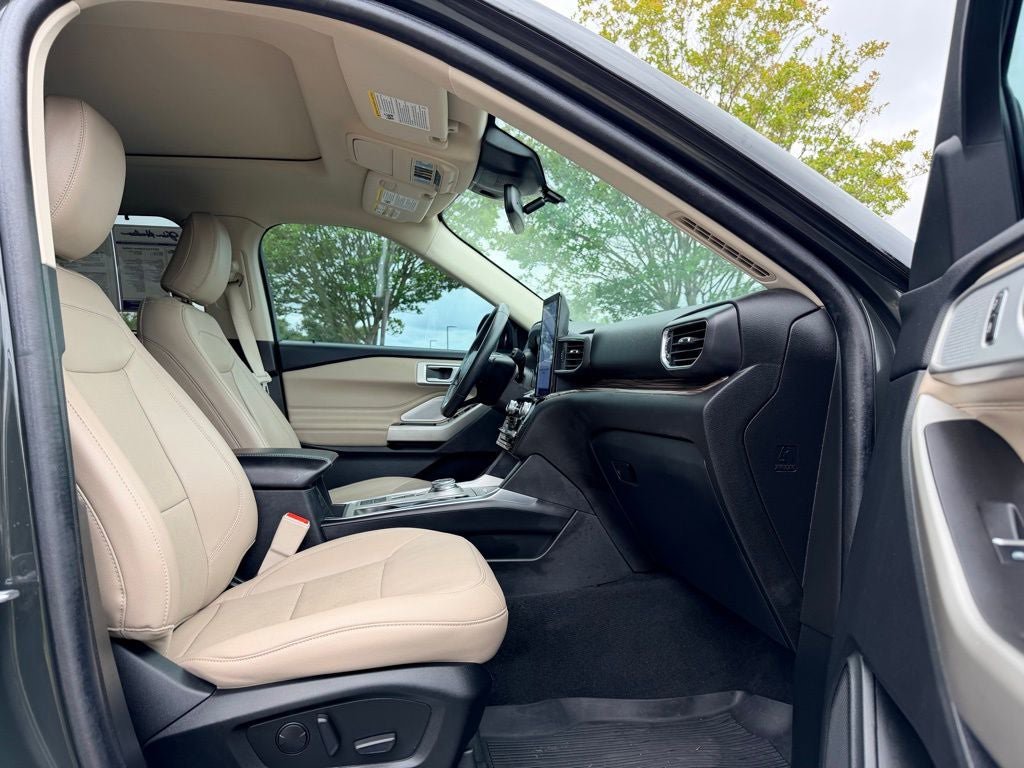 Certified 2023 Ford Explorer Limited w/ Limited Technology Package RWD image 11