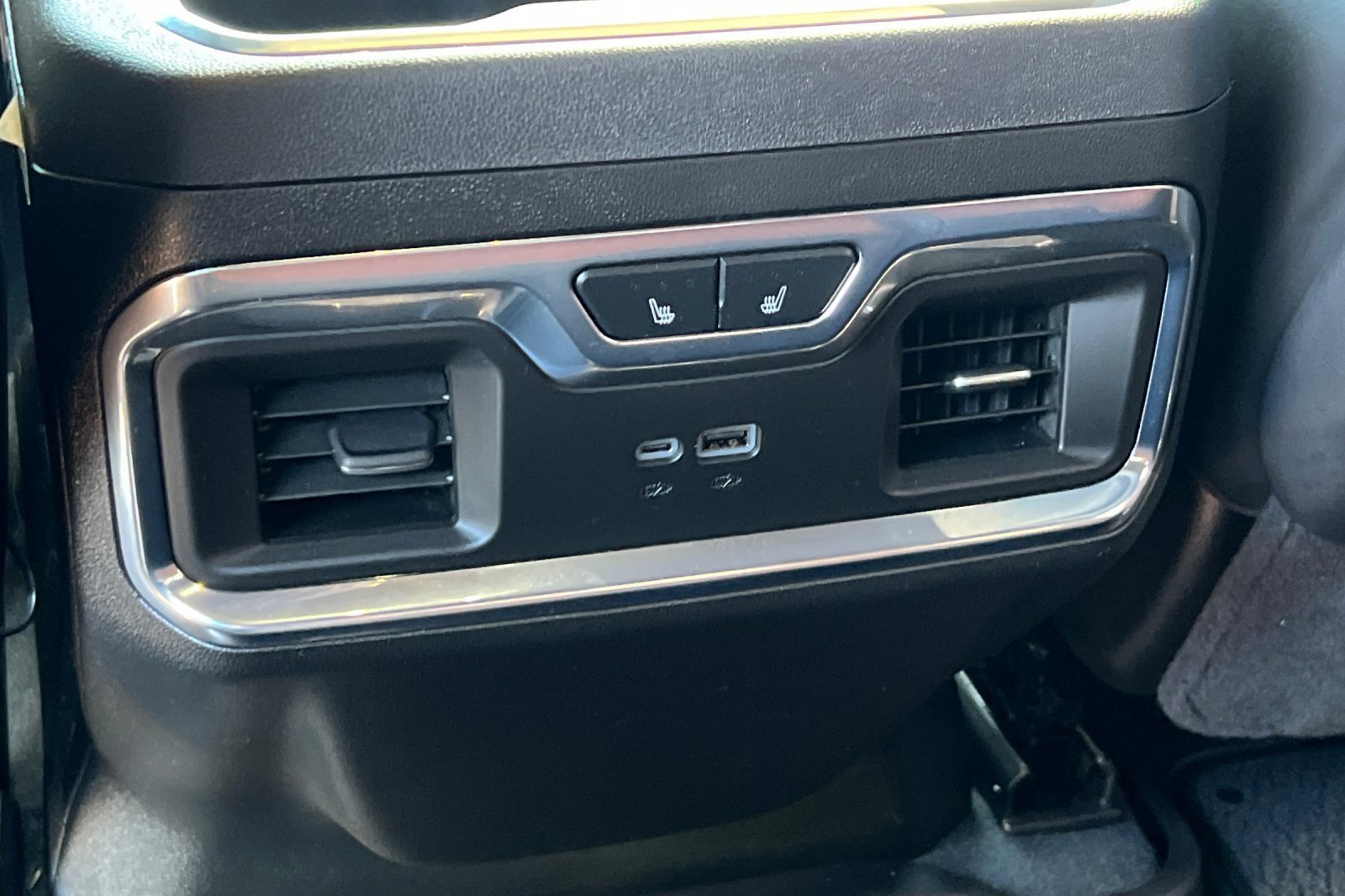 Used 2025 GMC Sierra 2500 Denali Ultimate image 13