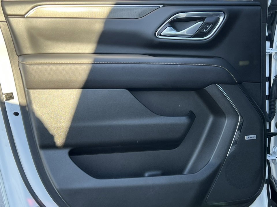 Used 2023 GMC Yukon XL AT4 image 42