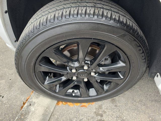 Used 2020 Jeep Grand Cherokee Altitude image 9