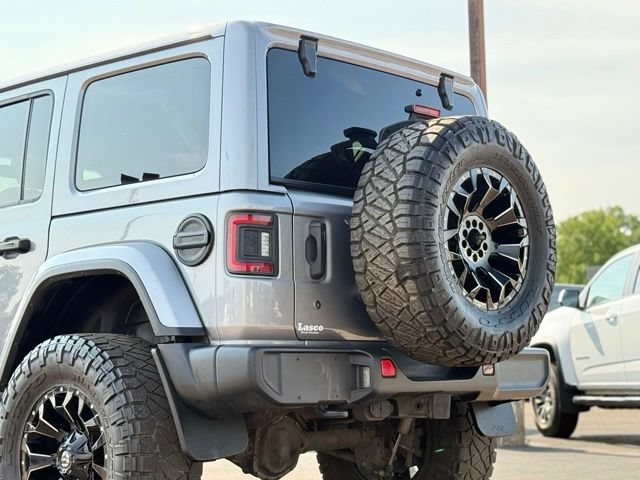 Used 2018 Jeep Wrangler Unlimited Sahara w/ Dual Top Group AWD/4WD image 30