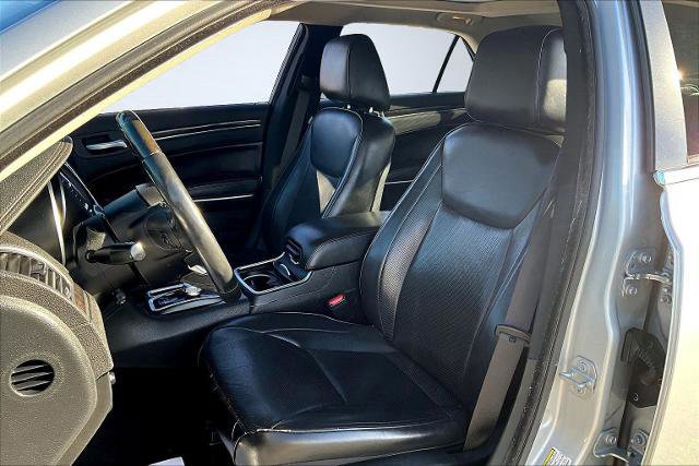 Used 2019 Chrysler 300 Limited image 27