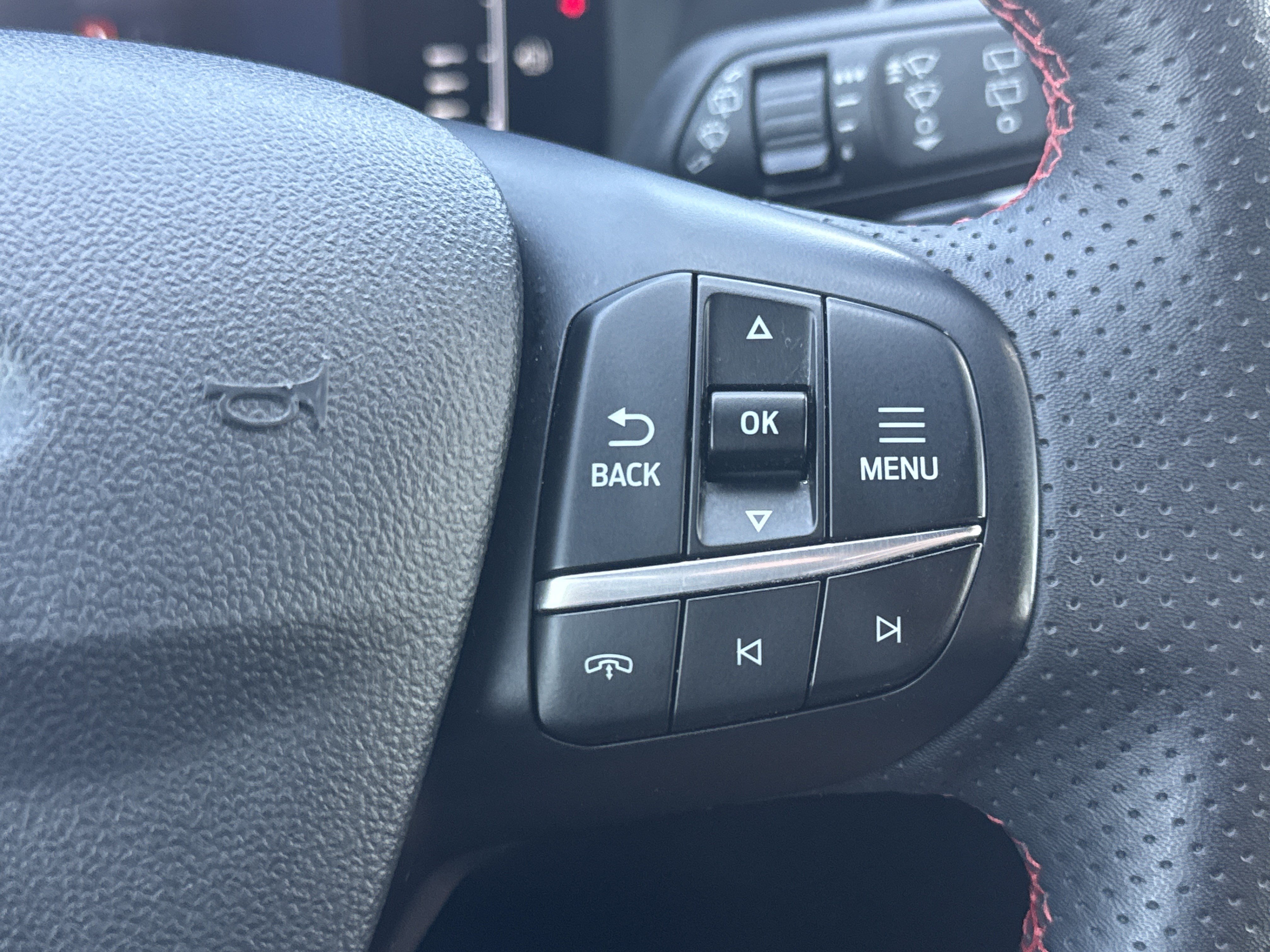 Certified 2023 Ford Escape ST-Line w/ Tech Pack #1 AWD/4WD image 17