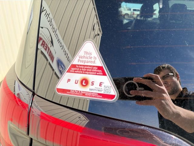 Used 2025 Chrysler Pacifica Limited image 8