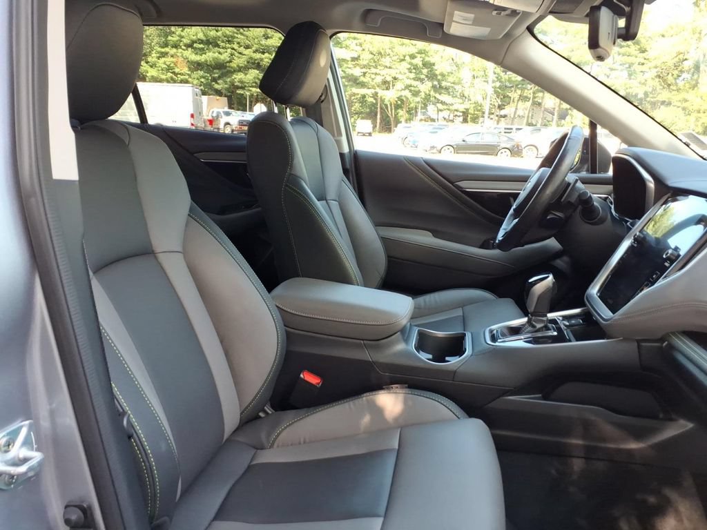 Used 2025 Subaru Outback Onyx Edition AWD/4WD image 10