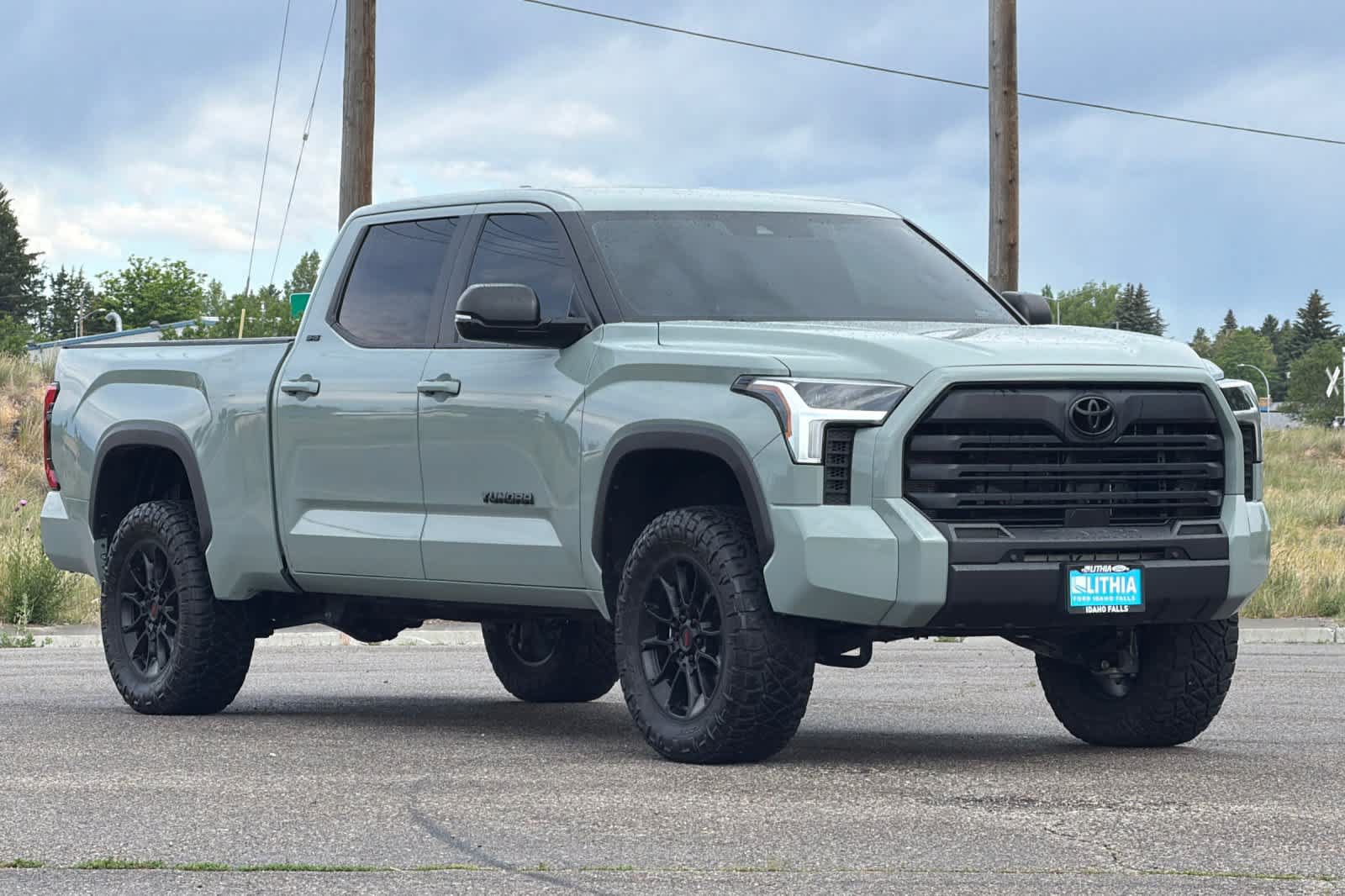 Used 2024 Toyota Tundra SR5 w/ SR5 Premium Package AWD/4WD image 9