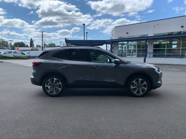 Certified 2025 Ford Escape Platinum AWD/4WD image 10