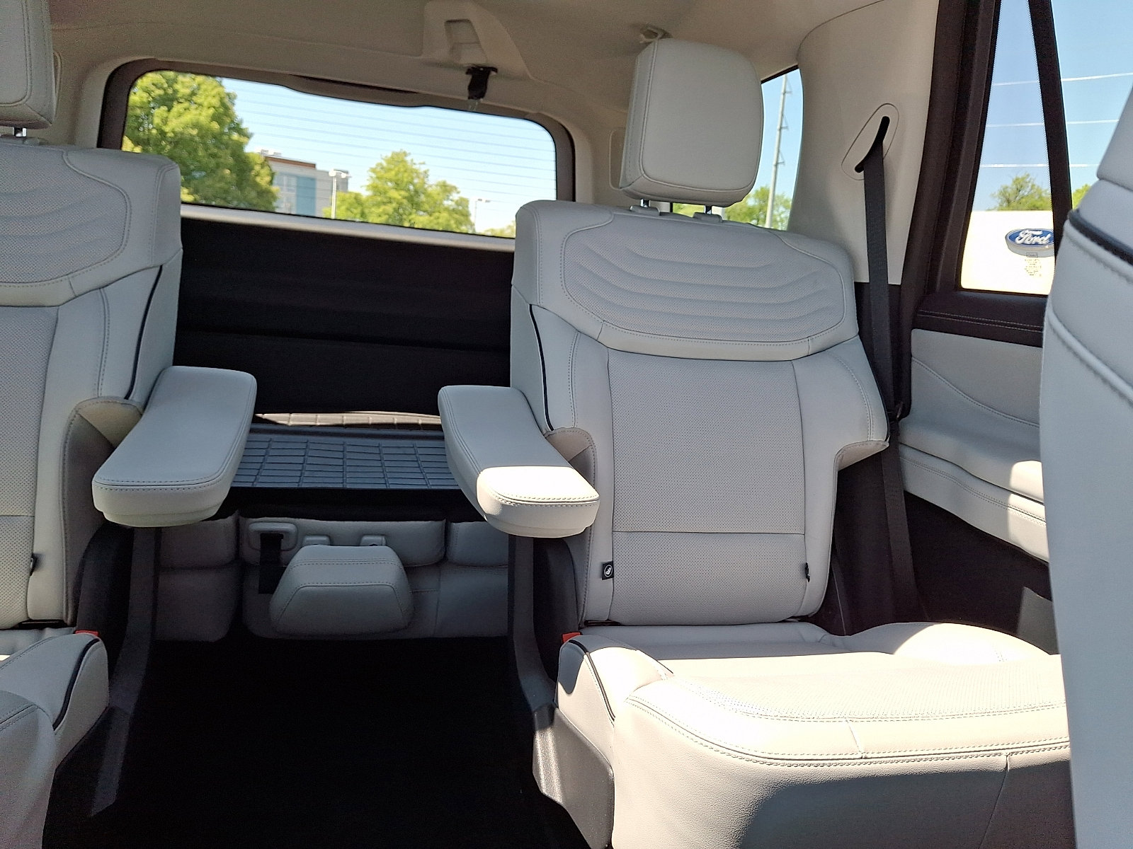 Certified 2025 Ford Expedition Platinum w/ Platinum Ultimate Package AWD/4WD image 20