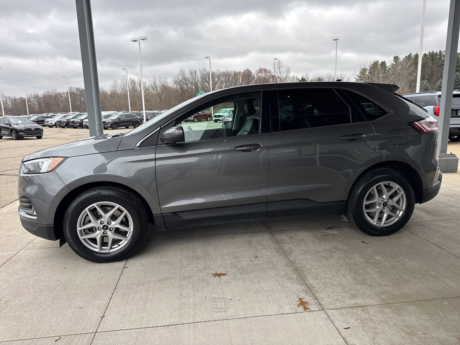 Certified 2024 Ford Edge SEL w/ Convenience Package image 4