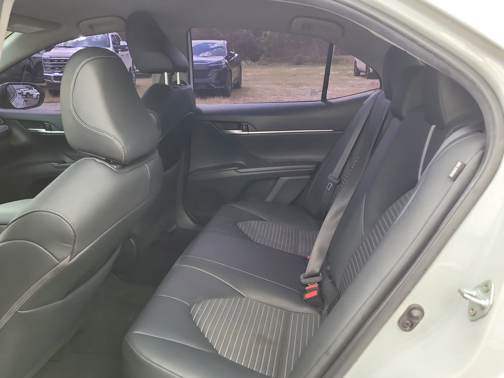 Used 2023 Toyota Camry SE image 10