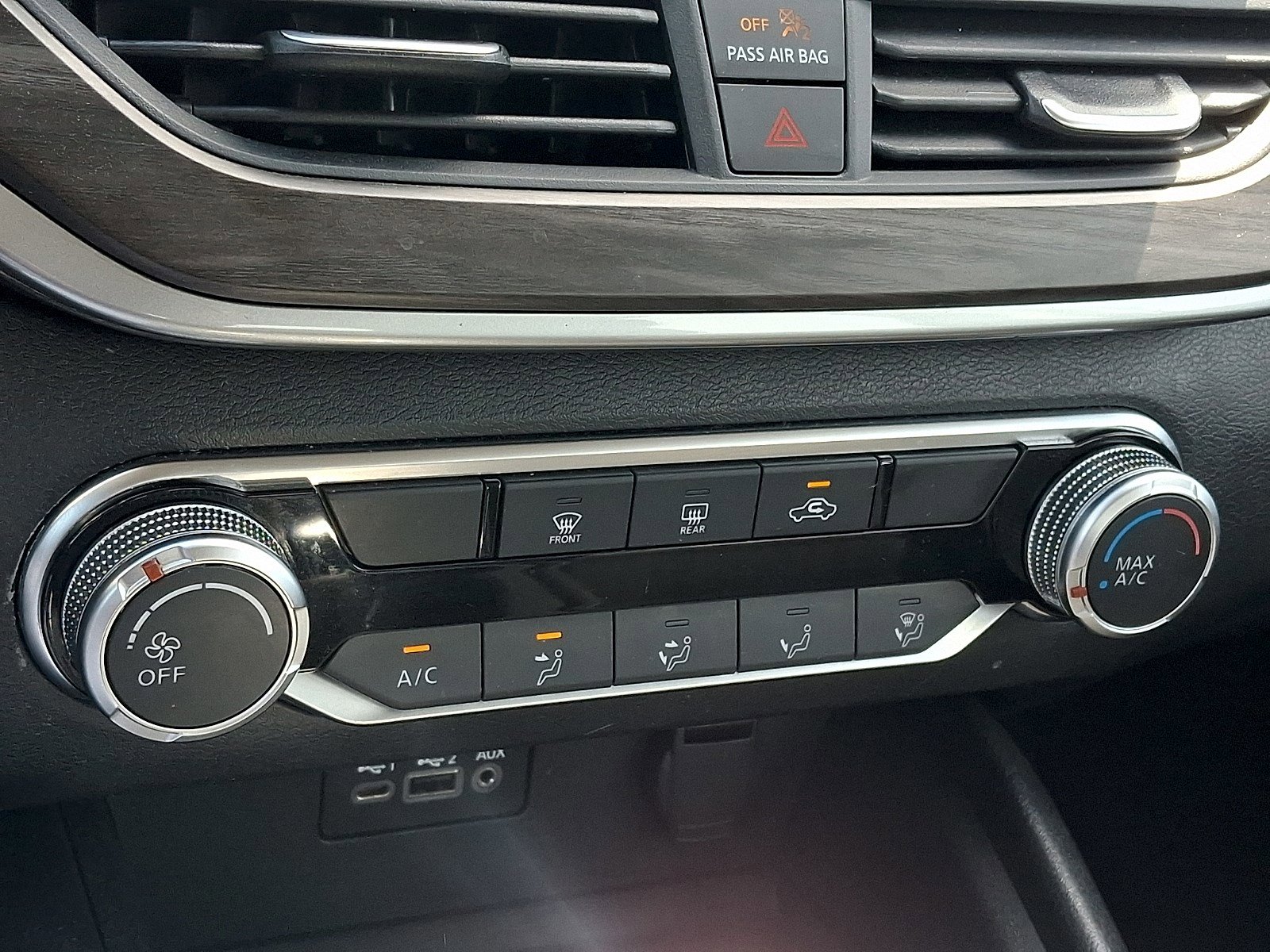 Used 2025 Nissan Altima 2.5 SV FWD image 14