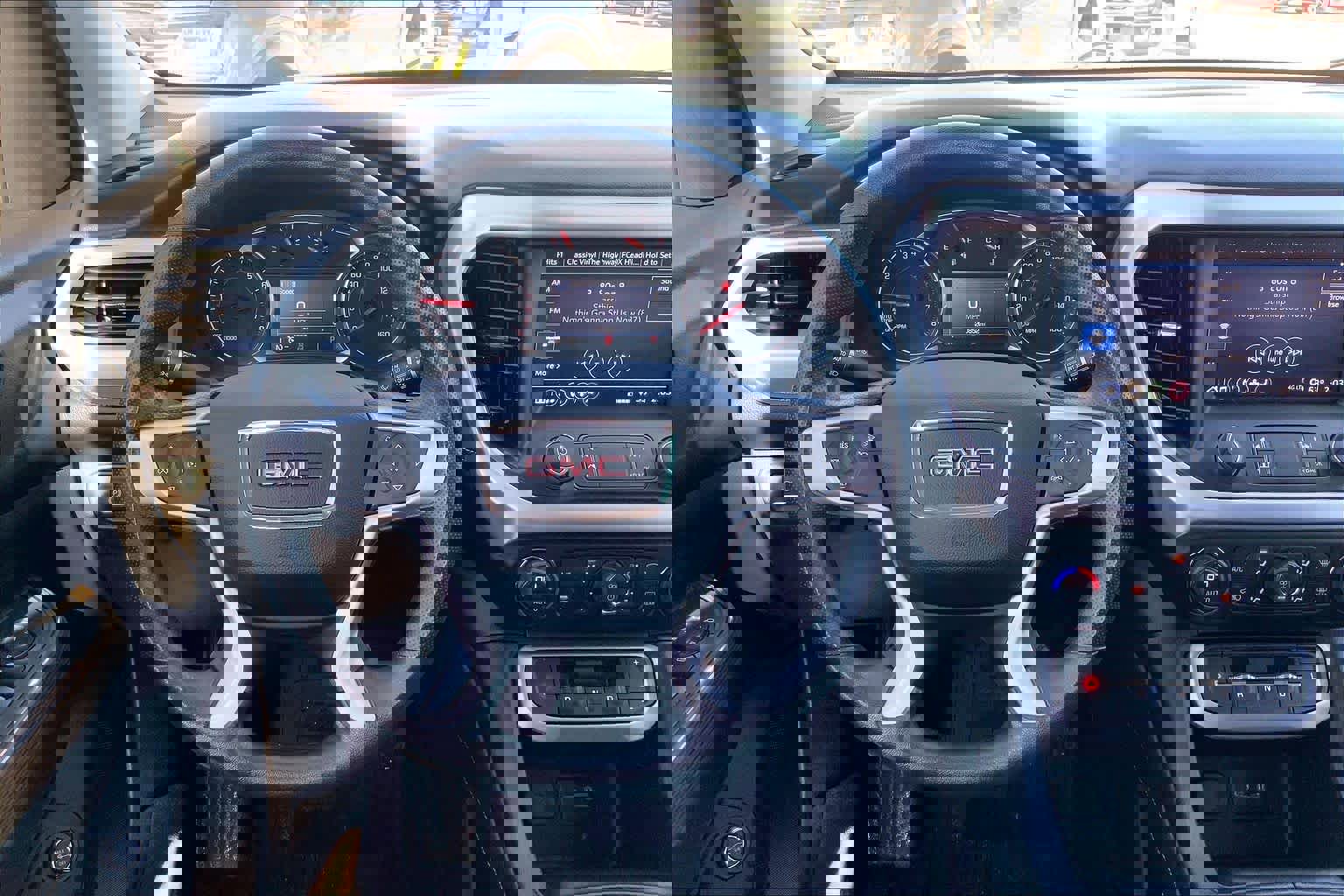 Certified 2023 GMC Acadia SLE w/ Driver Convenience Package image 8