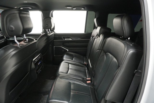 Used 2024 Jeep Wagoneer 4WD image 24