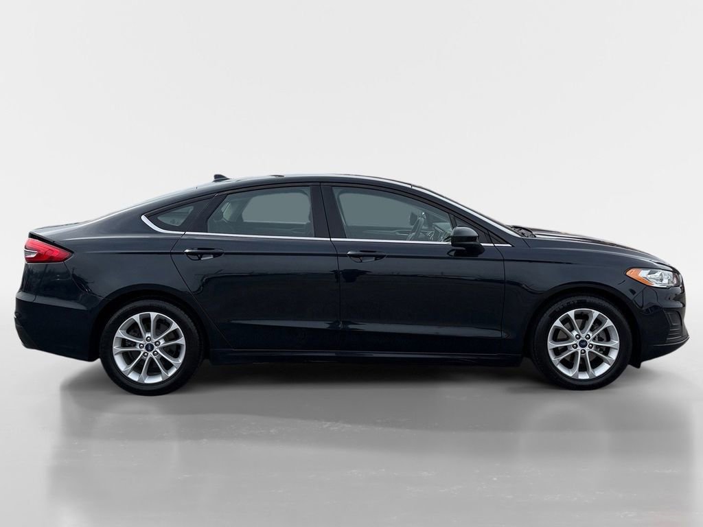 Certified 2020 Ford Fusion SE image 2