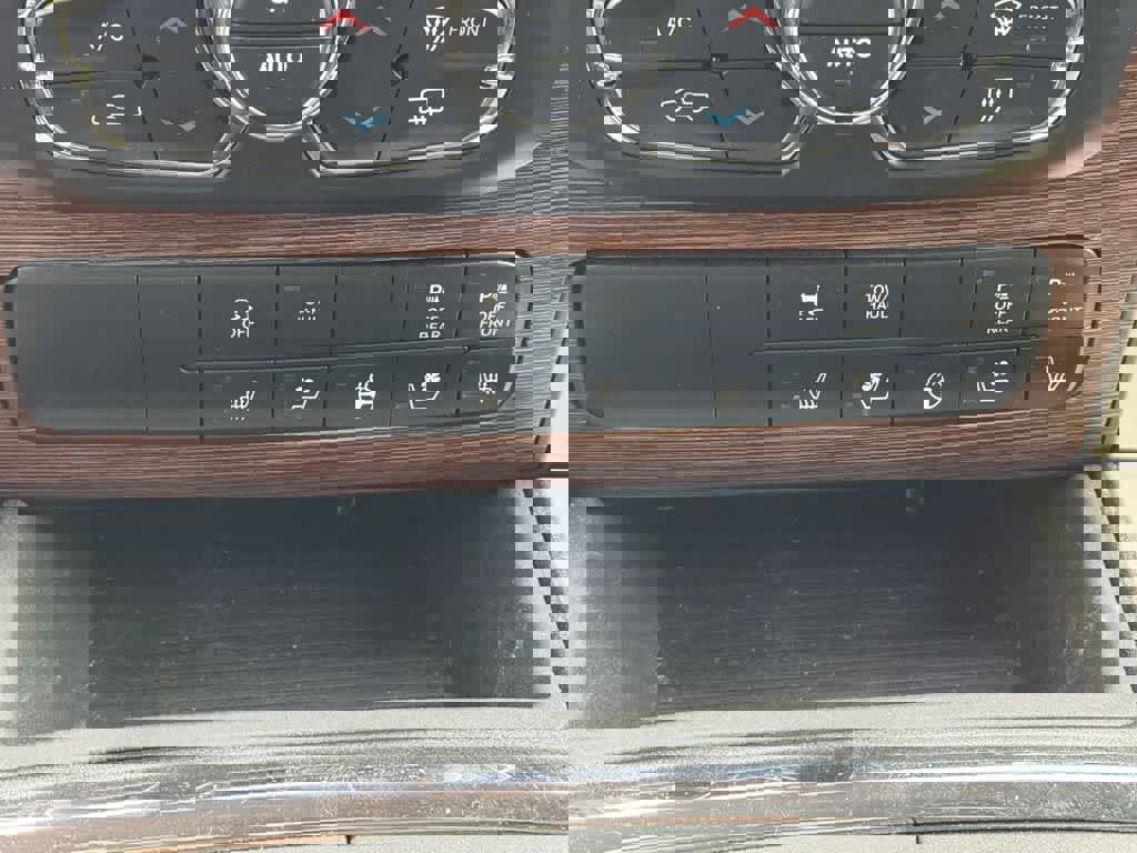 Used 2018 RAM 1500 Laramie w/ Convenience Group image 29