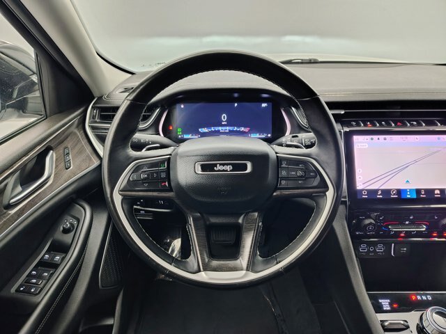 Used 2022 Jeep Grand Cherokee L Limited AWD/4WD image 39