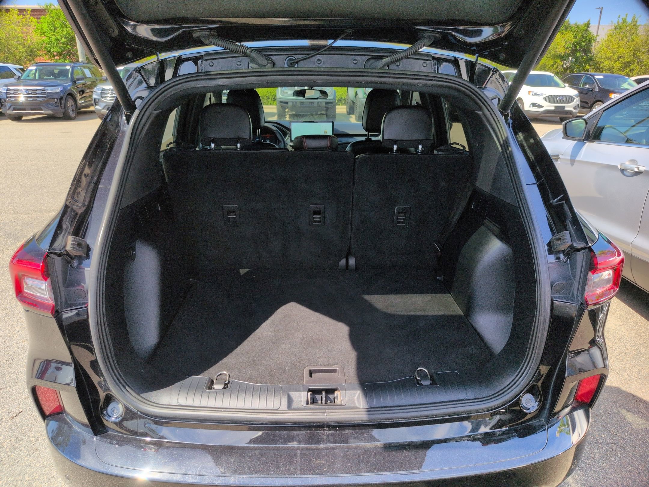 Certified 2023 Ford Escape ST-Line w/ Tech Pack #1 FWD image 33
