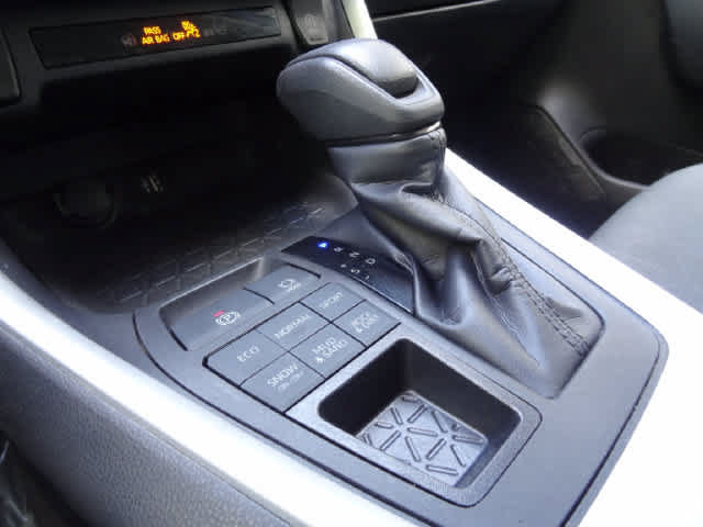 Used 2024 Toyota RAV4 XLE AWD/4WD image 27