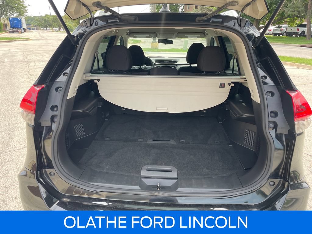 Used 2018 Nissan Rogue SV AWD/4WD image 24