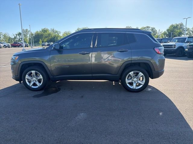 Used 2023 Jeep Compass Latitude AWD/4WD image 14