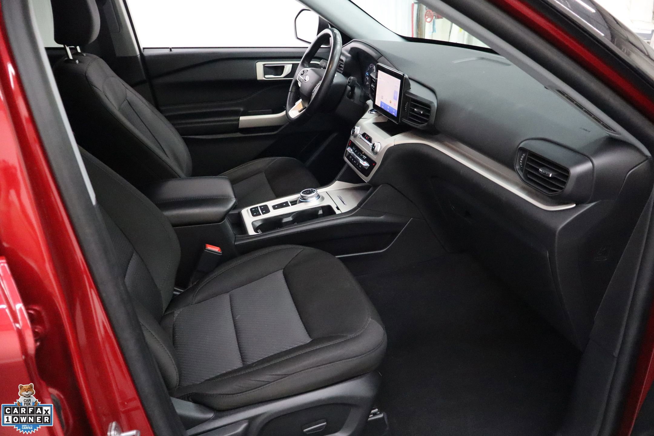 Certified 2023 Ford Explorer XLT image 31