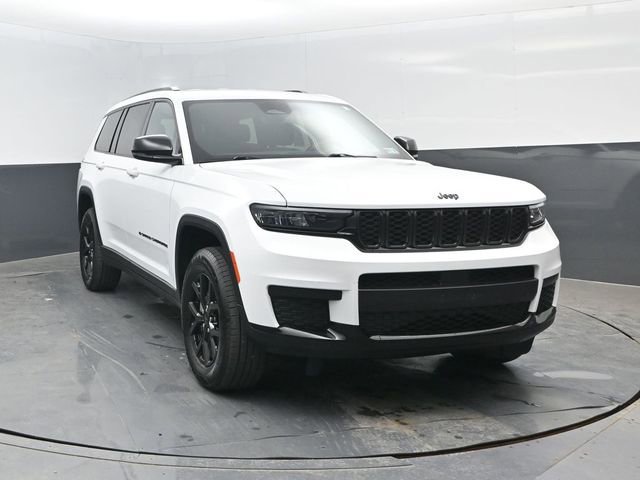 Used 2024 Jeep Grand Cherokee L Laredo AWD/4WD image 2
