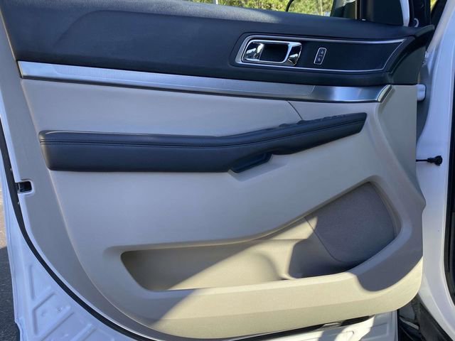 Certified 2019 Ford Explorer XLT w/ Equipment Group 202A image 19