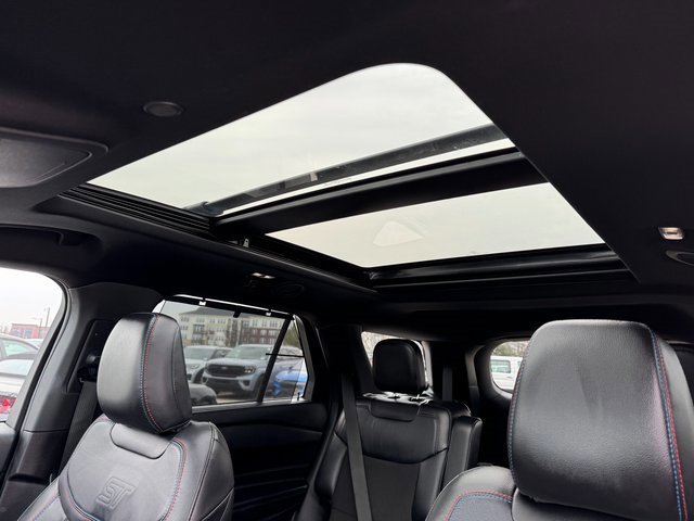 Certified 2022 Ford Explorer ST w/ Equipment Group 401A image 31
