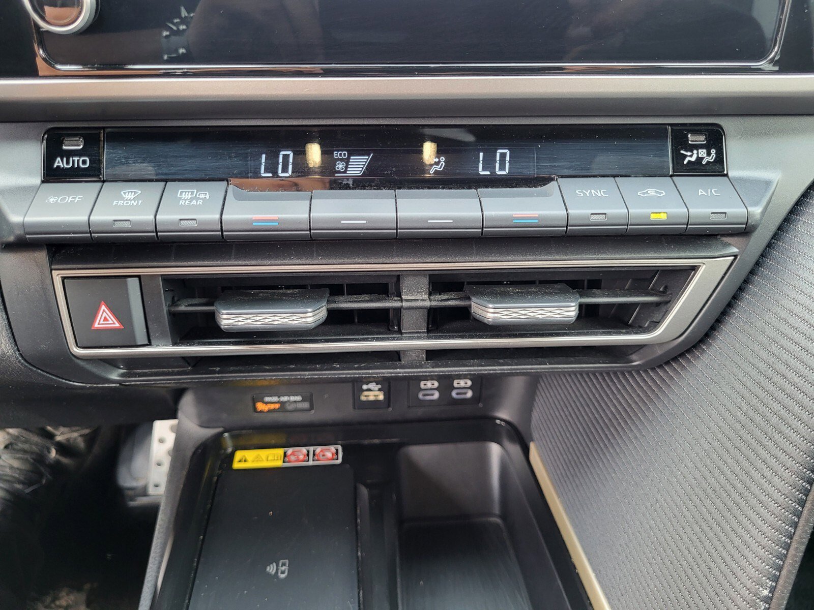 Used 2025 Toyota Camry SE FWD image 24